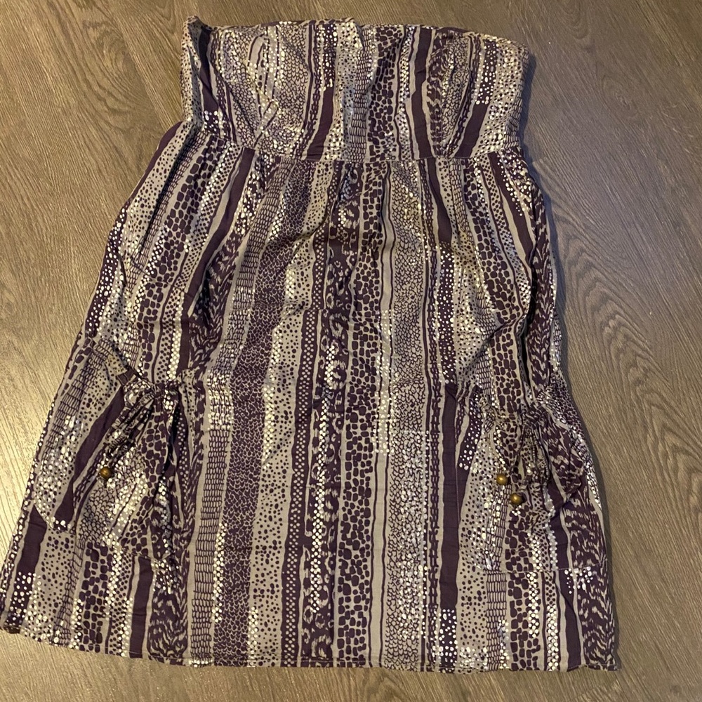 Purple strapless dress with pockets